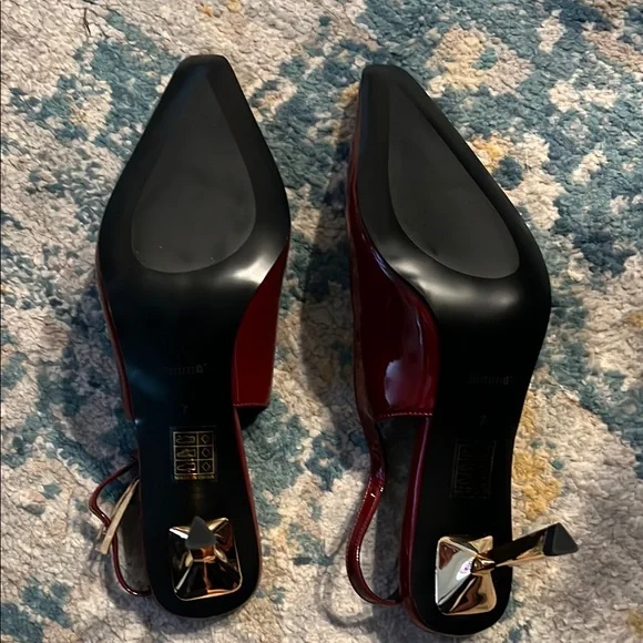 Sophisticated Red Pointed Toe Slingback Heels - Picture 5 of 6